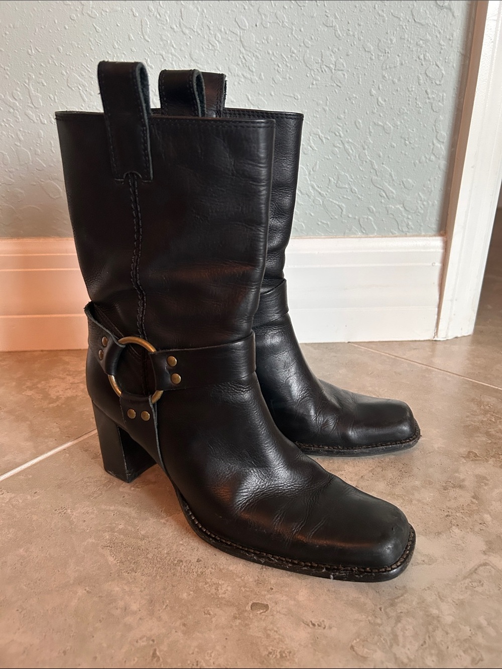 Aerosols Ladies Biker Style Leather Heeled Boots Sz 7.5